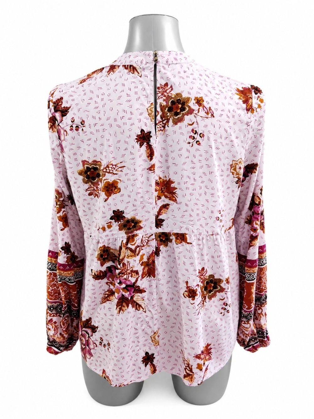 Maurices Floral Boho Peasant Blouse Medium Light Lavender Top EUC - Picture 3 of 5